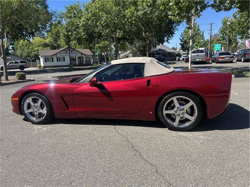 Used 2007 Chevrolet Corvette Coupe w/ Preferred Equipment Group RWD image 4