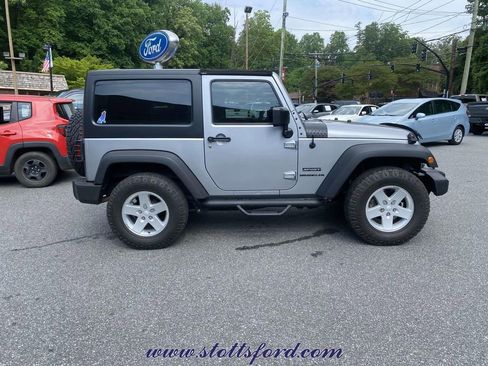 Used 2015 Jeep Wrangler Sport w/ Quick Order Package 24S AWD/4WD image 8