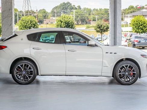Used 2019 Maserati Levante GranSport AWD/4WD image 55