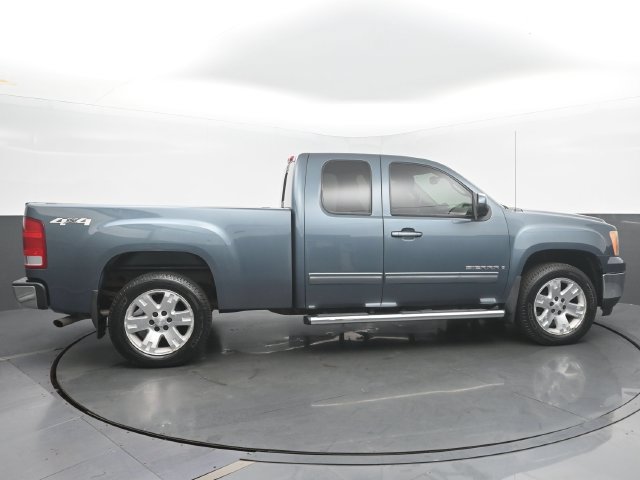 Used 2008 GMC Sierra 1500 SLT w/ SLT Preferred Package AWD/4WD image 6