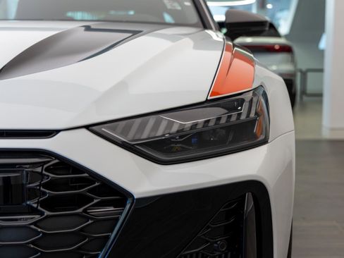 Used 2025 Audi RS 6 performance image 48