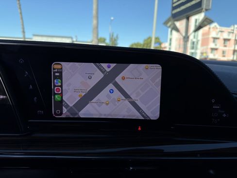 Used 2022 Cadillac Escalade Premium Luxury image 24