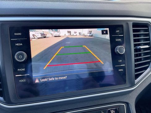 Used 2021 Volkswagen Atlas SE image 25