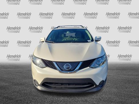 Used 2018 Nissan Rogue Sport SV FWD image 3