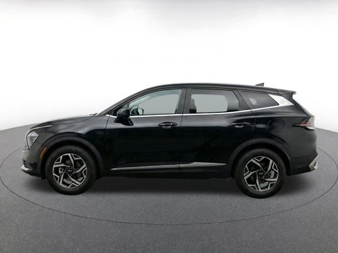 Used 2025 Kia Sportage LX FWD image 4