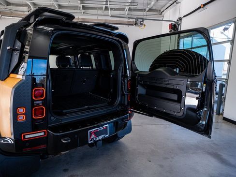 Used 2022 Land Rover Defender 110 X-Dynamic SE image 65