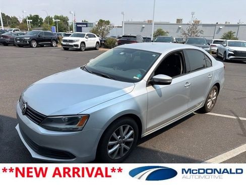 Used 2012 Volkswagen Jetta SE FWD image 1