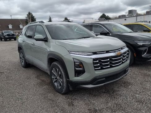 Used 2025 Chevrolet Equinox LT w/ Convenience Package II AWD/4WD image 3