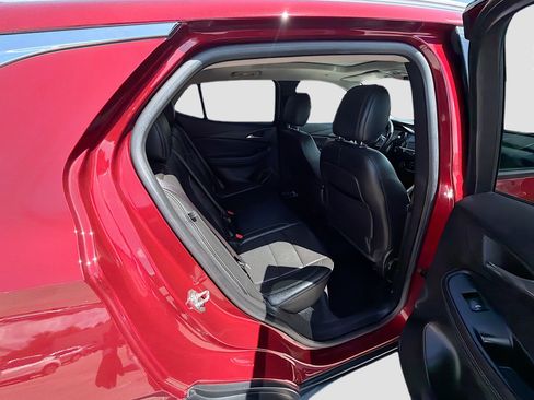 Used 2022 Buick Encore GX Essence w/ Experience Buick Package FWD image 25