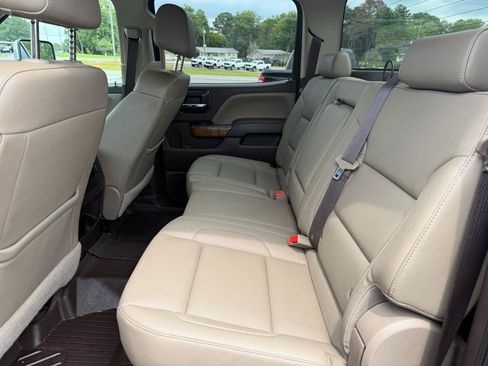 Used 2018 GMC Sierra 2500 SLT w/ Duramax Plus Package AWD/4WD image 12