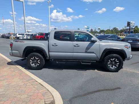 Used 2021 Toyota Tacoma TRD Off-Road w/ Technology Package RWD image 4