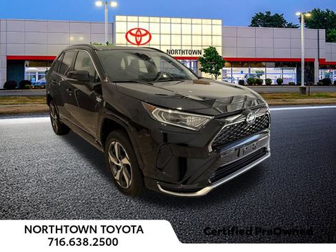 Used 2021 Toyota RAV4 SE w/ Weather & Moonroof Package AWD/4WD image 29