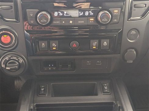 Used 2023 Nissan Titan PRO-4X w/ Pro-4x Convenience Package image 23