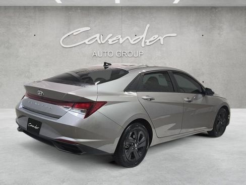 Used 2022 Hyundai Elantra SEL w/ Cargo Package image 16