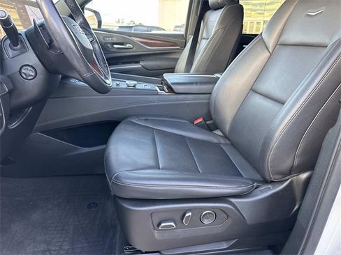 Used 2022 Cadillac Escalade Luxury image 19