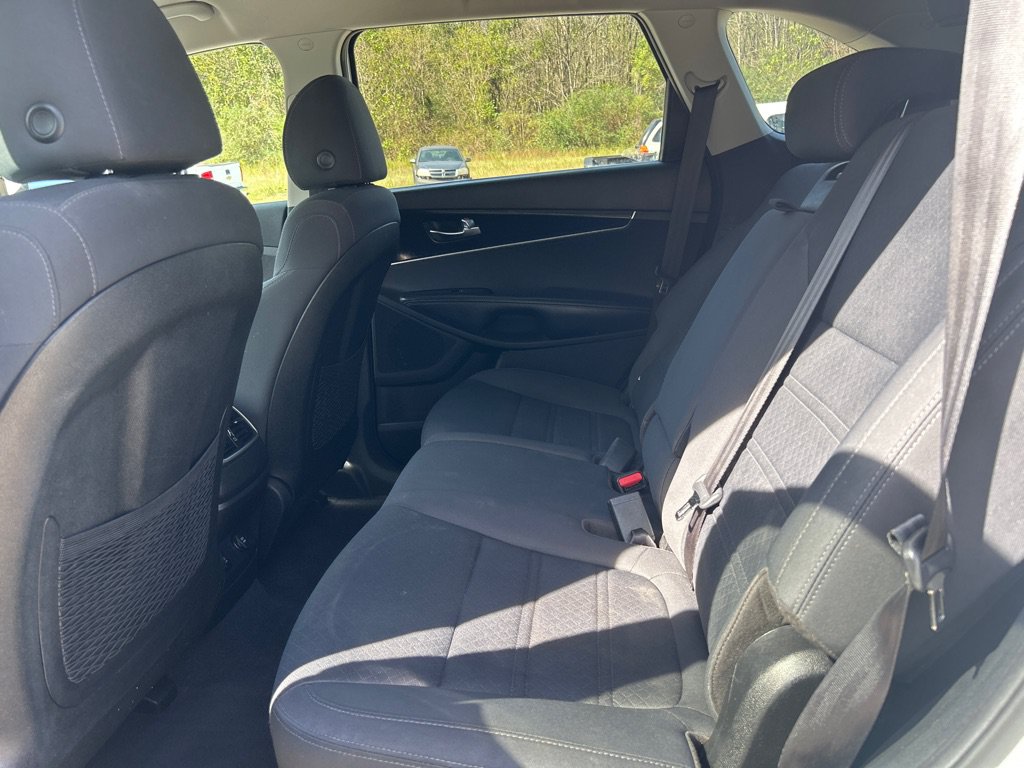 Used 2019 Kia Sorento AWD V6 image 16