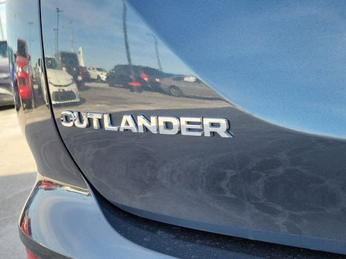 Used 2024 Mitsubishi Outlander SE image 6