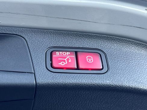 Used 2021 Mercedes-Benz GLA 250 4MATIC w/ Premium Package image 19