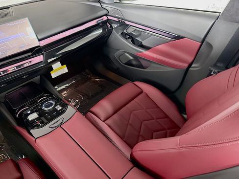 New 2026 BMW 550e xDrive AWD/4WD image 25