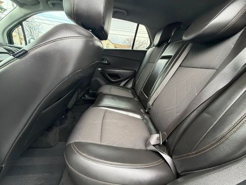 Used 2018 Chevrolet Trax LT w/ LT Convenience Package AWD/4WD image 14