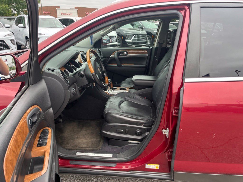 Used 2010 Buick Enclave CXL FWD image 6