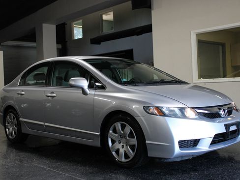 Used 2011 Honda Civic LX image 31