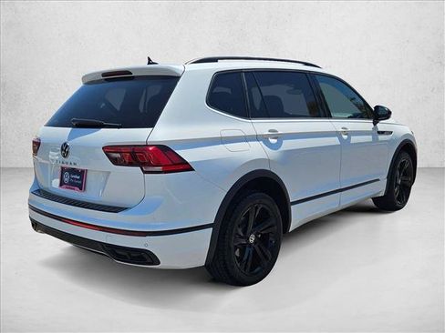 Used 2024 Volkswagen Tiguan SE R-Line FWD image 5