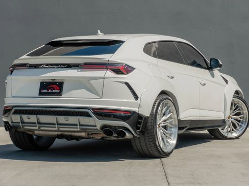 Used 2019 Lamborghini Urus AWD/4WD image 7