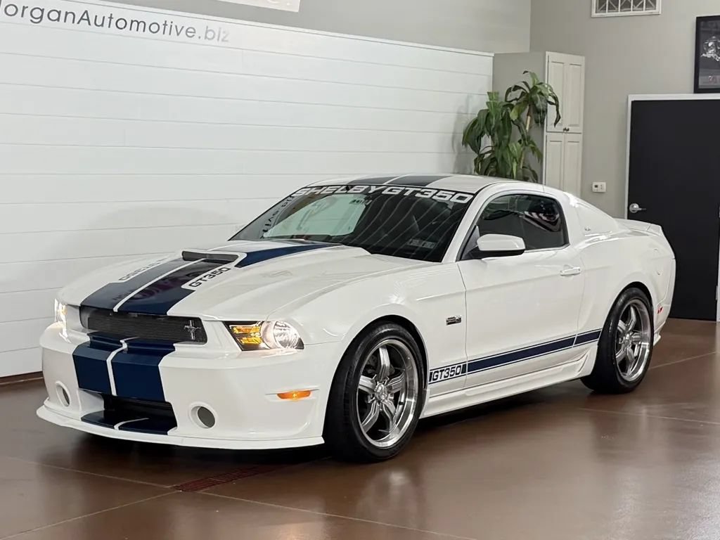 Used 2012 Ford Mustang GT RWD image 8