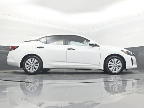 Certified 2025 Nissan Sentra S FWD image 31