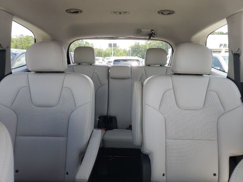 Used 2025 Kia Telluride S FWD image 13