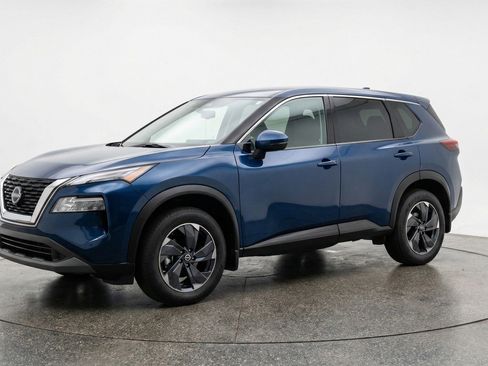 Used 2025 Nissan Rogue SV FWD image 3