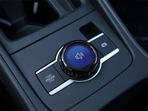 New 2025 Volkswagen Tiguan SE image 16