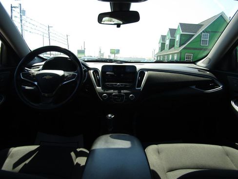 Used 2019 Chevrolet Malibu RS image 13