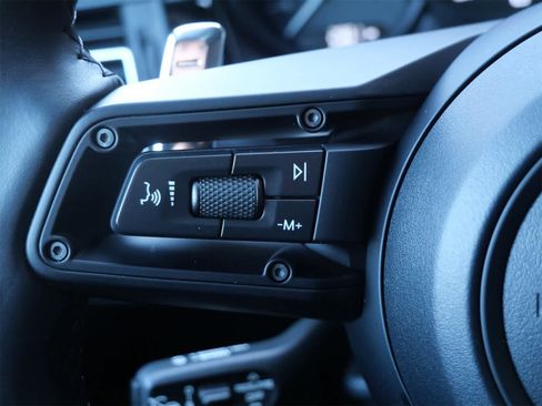 Certified 2026 Porsche Macan image 24