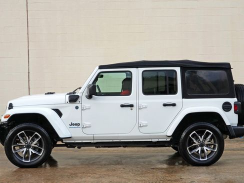Used 2024 Jeep Wrangler Unlimited AWD/4WD image 48