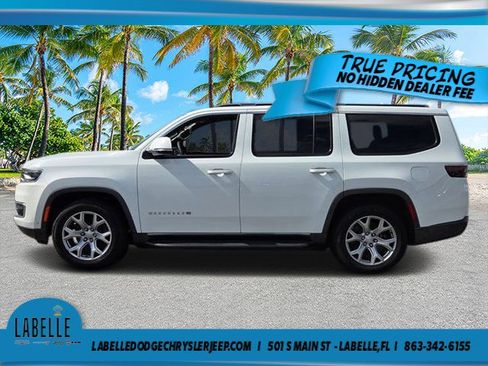 Used 2022 Jeep Wagoneer Series II RWD image 6