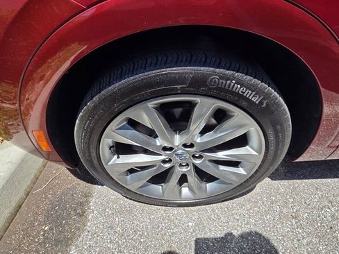 Used 2023 Buick Envision Avenir image 3