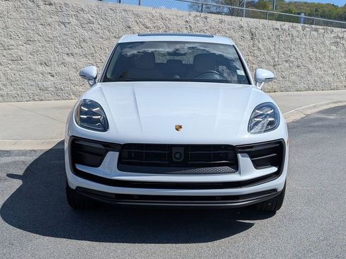 Certified 2026 Porsche Macan AWD/4WD image 10