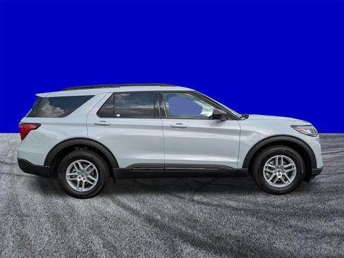 Certified 2026 Ford Explorer Active w/ Active Comfort Package RWD image 3