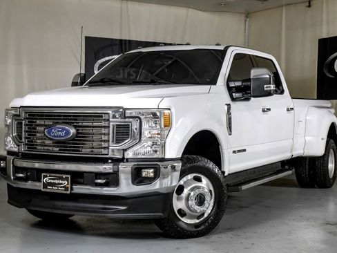Used 2022 Ford F350 Lariat w/ Lariat Ultimate Package image 4