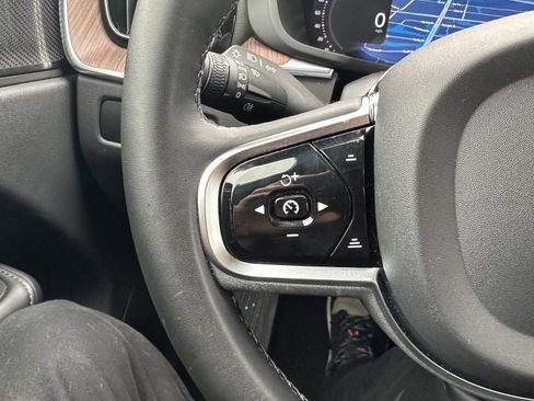Used 2024 Volvo XC60 B5 Plus AWD/4WD image 6