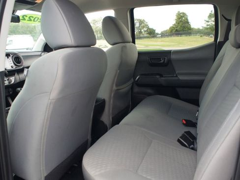 Used 2022 Toyota Tacoma SR w/ SR Convenience Package image 12