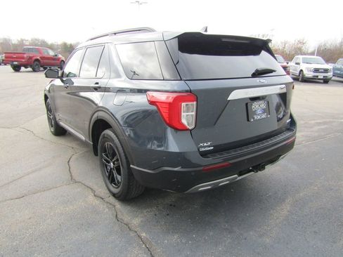 Used 2023 Ford Explorer XLT w/ Equipment Group 202A image 5