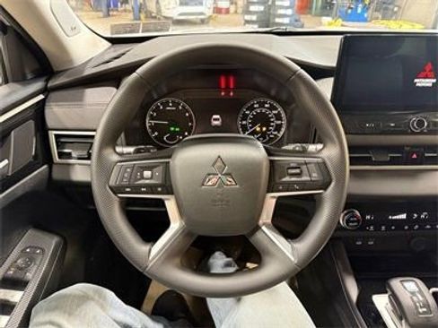 New 2026 Mitsubishi Outlander ES AWD/4WD image 15