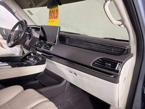 Used 2024 Lincoln Navigator L Black Label AWD/4WD image 17