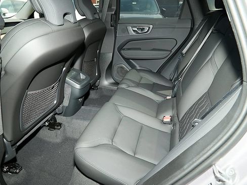 New 2026 Volvo XC60 B5 Plus w/ Climate Package AWD/4WD image 20