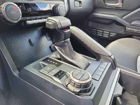 Used 2024 Toyota Tacoma TRD Off-Road AWD/4WD image 32