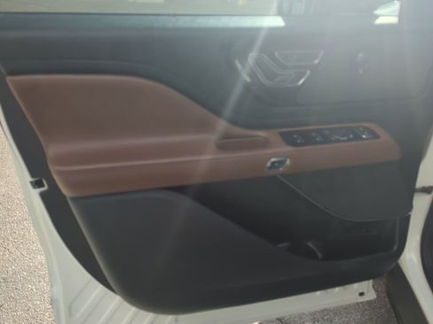 Used 2020 Lincoln Aviator Reserve w/ Equipment Group 201A image 29