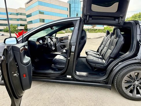 Used 2018 Tesla Model X 75D AWD/4WD image 30